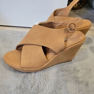 Women's wedge sandals